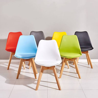 kopen Commerciële Mid Century Moderne Plastic Stoelen Italiaans Design Blauwe Plastic Eetstoelen online vervaardiging