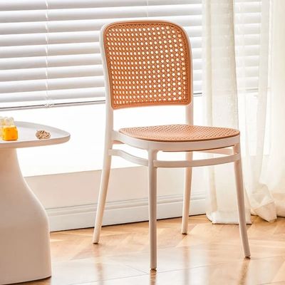 kopen OEM ODM Plastic Wicker Eetstoelen Wit Plastic Outdoor Eetstoelen Voor Hotel online vervaardiging