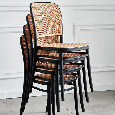 kopen Franse stijl high back eetstoel in plastic rattan stoel zwart online vervaardiging