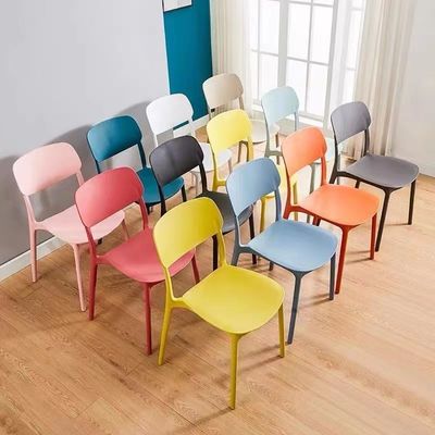 Hotel Eetkamer Meubelen Stapelstoelen Aanpassing kleuren Noordelijk ontwerp voor moderne eetkamer